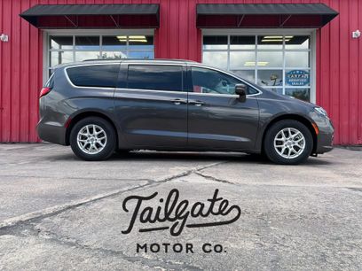 Used 2022 Chrysler Pacifica Touring-L