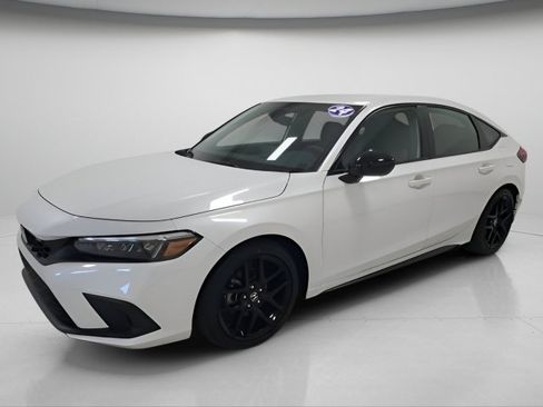 Certified 2024 Honda Civic Sport image 3