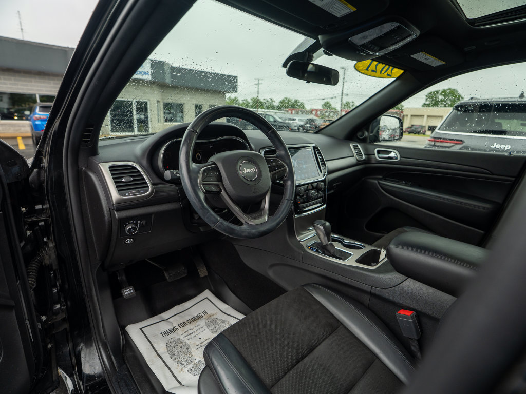 Used 2021 Jeep Grand Cherokee Laredo X AWD/4WD image 26