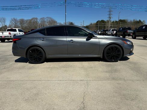 Used 2020 Nissan Altima 2.5 Platinum image 5