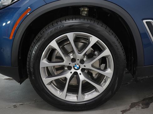 Used 2022 BMW X5 xDrive40i w/ Premium Package image 31