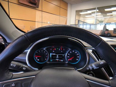 Used 2016 Chevrolet Malibu LT w/ Leather Package image 14