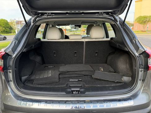 Used 2022 Nissan Rogue Sport SL image 8