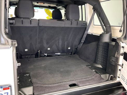 Used 2018 Jeep Wrangler Unlimited Sport S image 27