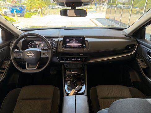 Used 2025 Nissan Rogue SV FWD image 35