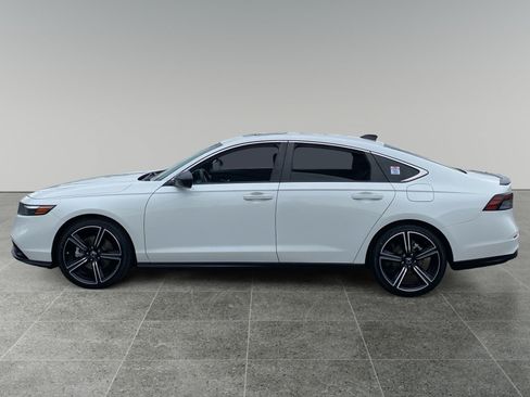 Used 2024 Honda Accord Sport image 2