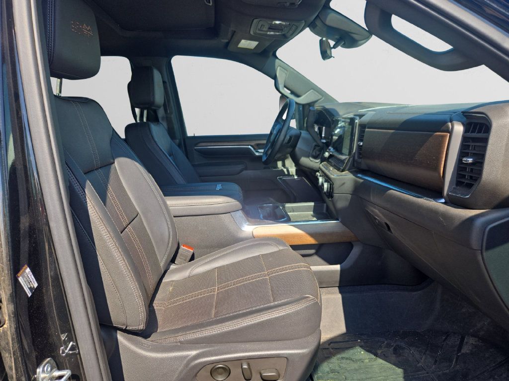 Used 2024 Chevrolet Silverado 3500 High Country w/ High Country Premium Package AWD/4WD image 17