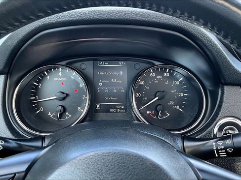 Used 2017 Nissan Rogue SL w/ SL Premium Package FWD image 12