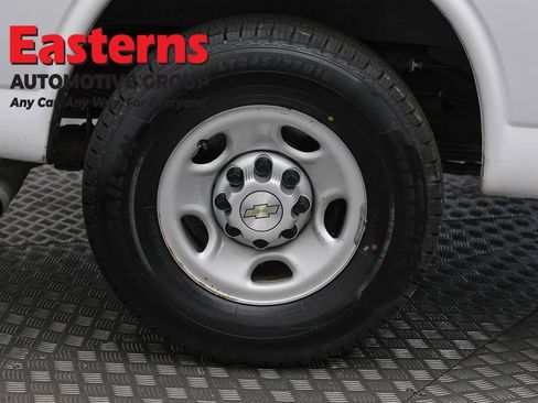 Used 2020 Chevrolet Express 3500 w/ Driver Convenience Package RWD image 28