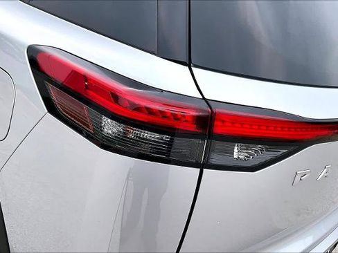 Certified 2025 Nissan Pathfinder Platinum w/ Cargo Package FWD image 29