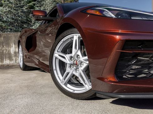 Used 2022 Chevrolet Corvette Stingray Preferred Cpe w/ Engine Appearance Package RWD image 9