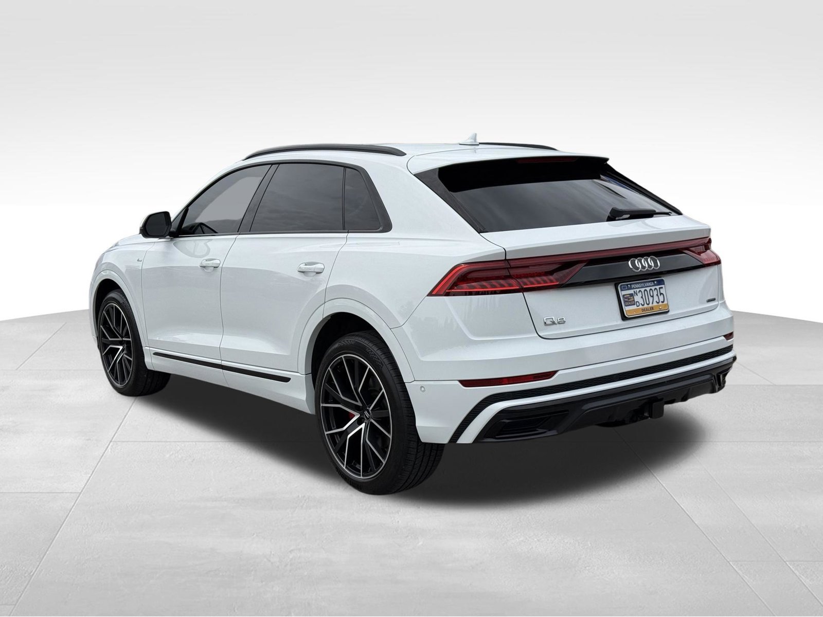 Used 2019 Audi Q8 Prestige w/ Luxury Package AWD/4WD image 4