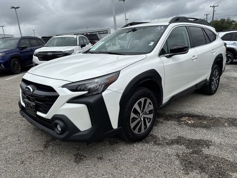 Used 2024 Subaru Outback Premium AWD/4WD image 7