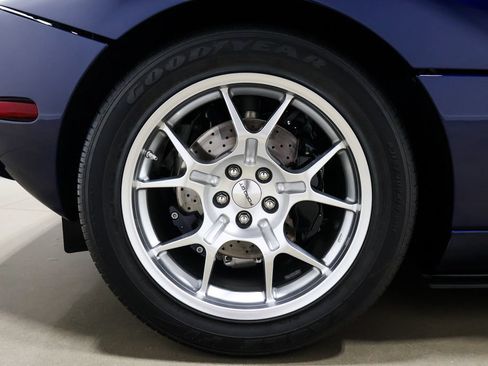 Used 2005 Ford GT RWD image 80