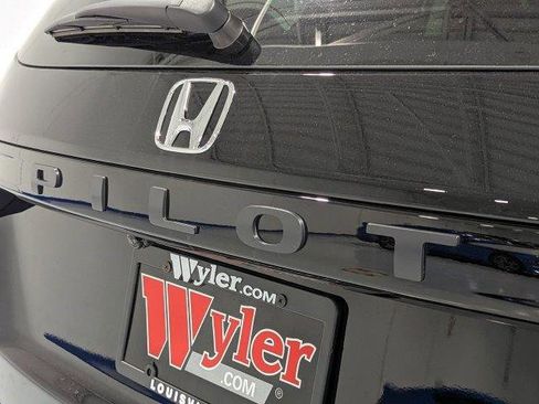 New 2025 Honda Pilot TrailSport image 8