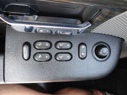 Used 2007 Lincoln Mark LT 2WD image 32