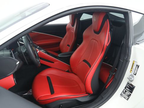 Certified 2021 Ferrari Roma RWD image 5