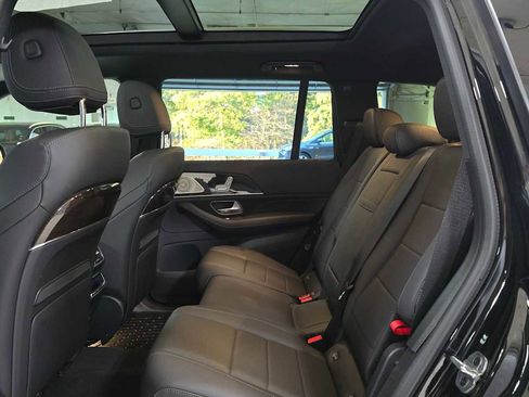Certified 2025 Mercedes-Benz GLS 450 4MATIC image 17