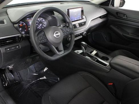 Certified 2025 Nissan Altima 2.5 S FWD image 19