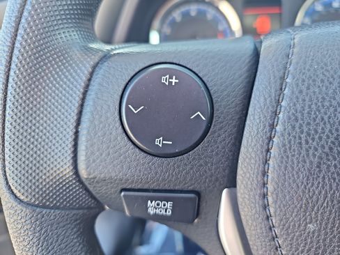 Used 2017 Toyota Corolla LE image 16