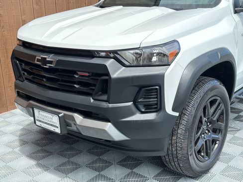 Used 2025 Chevrolet Colorado Trail Boss AWD/4WD image 21