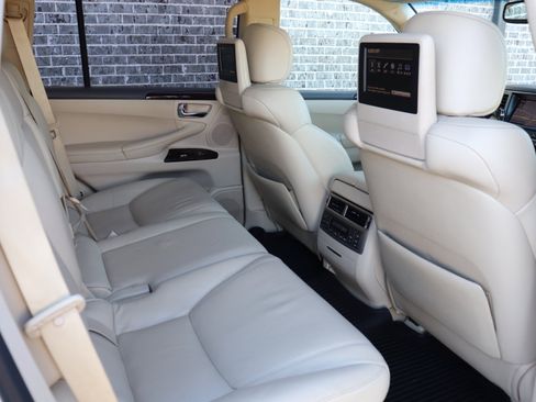 Used 2013 Lexus LX 570 4WD image 29