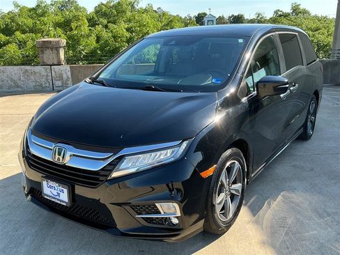 Used 2018 Honda Odyssey Touring image 12