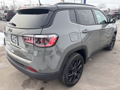 Used 2023 Jeep Compass Altitude w/ Convenience Group image 6