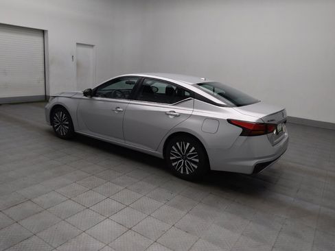 Used 2024 Nissan Altima 2.5 SV image 3