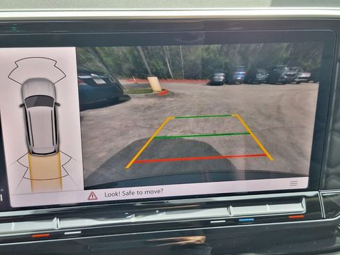 New 2026 Volkswagen Atlas Peak Edition image 16