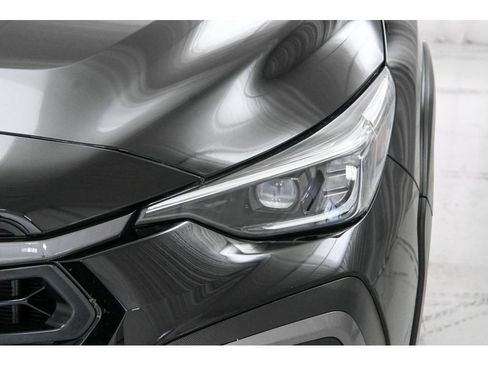 Used 2025 Subaru Crosstrek 2.5i Limited w/ Crosstrek Mirror Package image 9