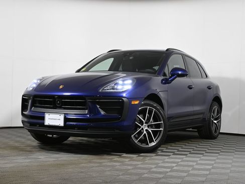Used 2025 Porsche Macan AWD/4WD image 1