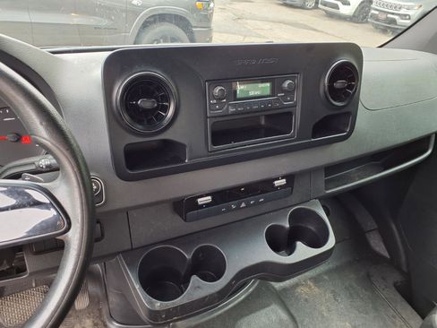 Used 2019 Mercedes-Benz Sprinter 170 image 9