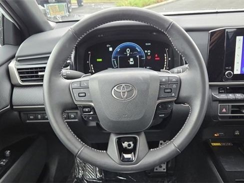 Certified 2025 Toyota Camry SE image 11