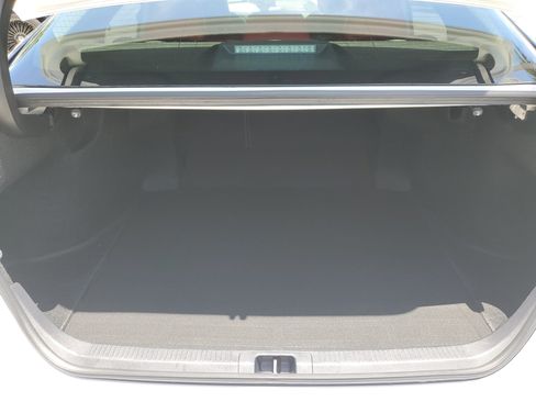 Used 2024 Toyota Camry XSE FWD image 9