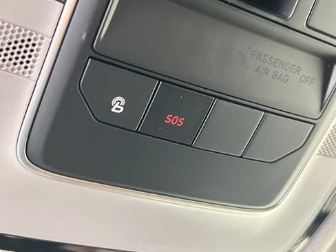 Used 2021 Hyundai Santa Fe Limited AWD/4WD image 36