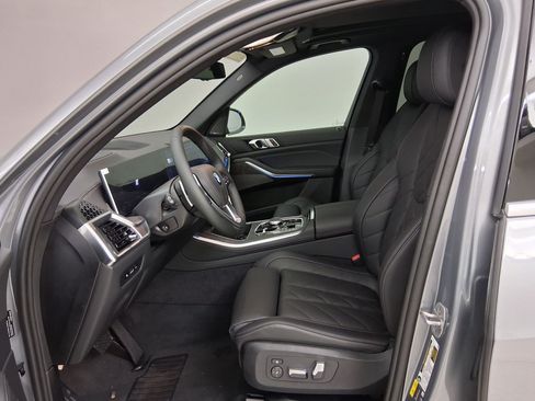 New 2026 BMW X5 xDrive50e w/ Premium Package AWD/4WD image 3