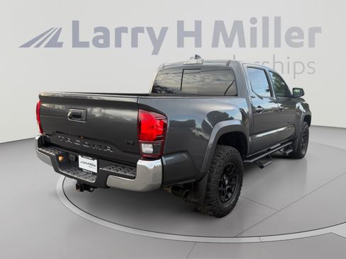 Used 2020 Toyota Tacoma SR5 RWD image 5