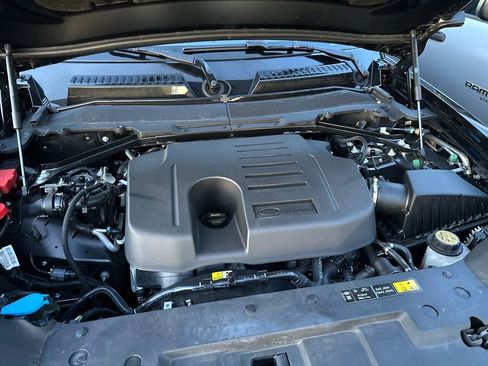 Used 2025 Land Rover Defender 110 S image 21