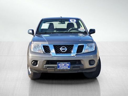 Used 2016 Nissan Frontier SV image 2