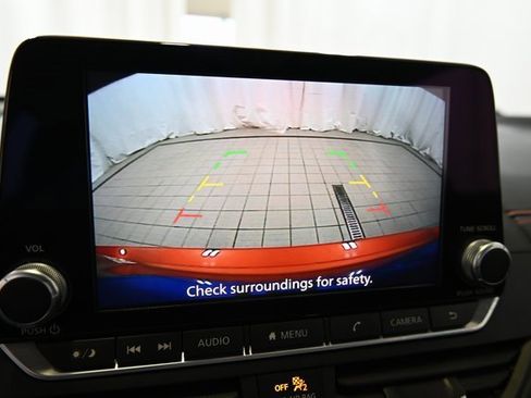 Used 2020 Nissan Altima 2.5 SR w/ Premium Package image 6