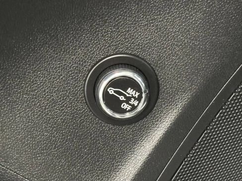 Used 2025 Buick Envision Preferred AWD/4WD image 17