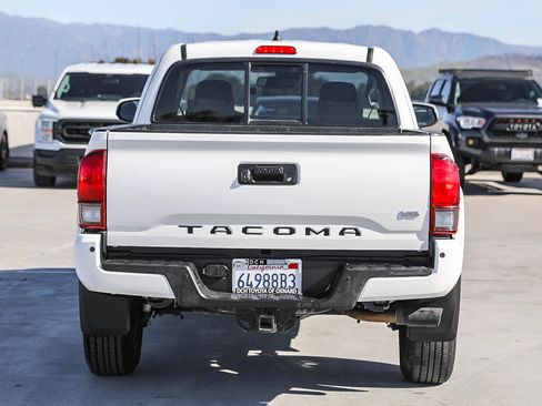 Certified 2020 Toyota Tacoma SR5 image 7