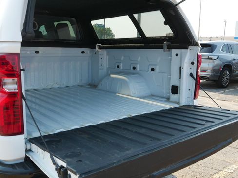 Used 2025 Chevrolet Silverado 1500 Custom Trail Boss w/ Turbomax Blackout Package AWD/4WD image 18