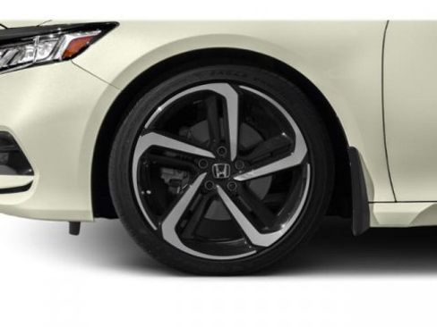 Used 2018 Honda Accord Sport image 14