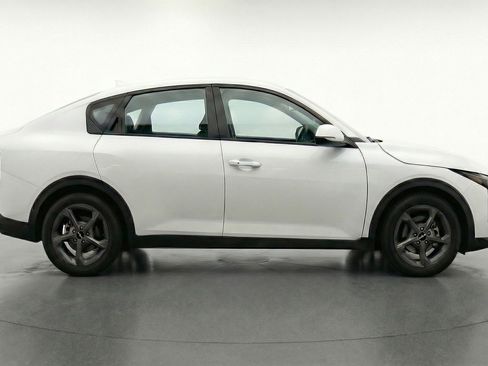 Used 2025 Kia K4 FWD image 8