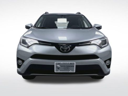 Used 2018 Toyota RAV4 XLE AWD/4WD image 3