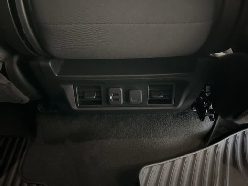 Used 2022 Chevrolet Silverado 1500 LT image 21