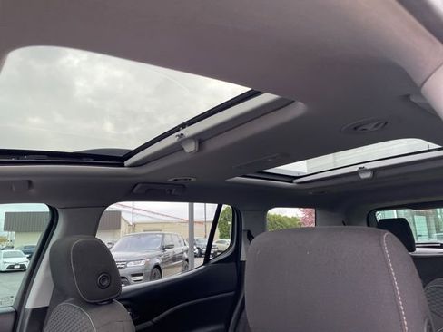 Used 2017 GMC Acadia SLE FWD image 13