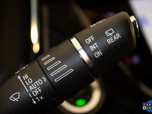 Certified 2025 Cadillac XT6 Premium Luxury image 29